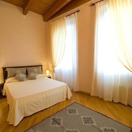 Piazza Azuni 18 Guest House Sassari Luaran gambar