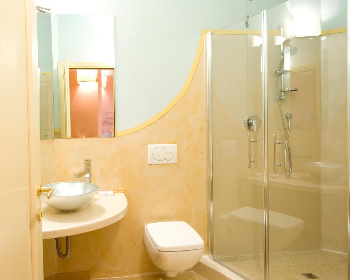 Piazza Azuni 18 Guest House Sassari Luaran gambar