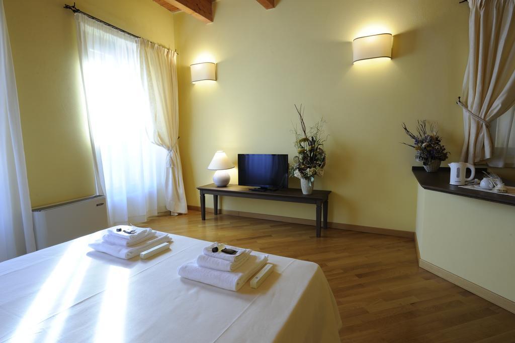 Piazza Azuni 18 Guest House Sassari Luaran gambar