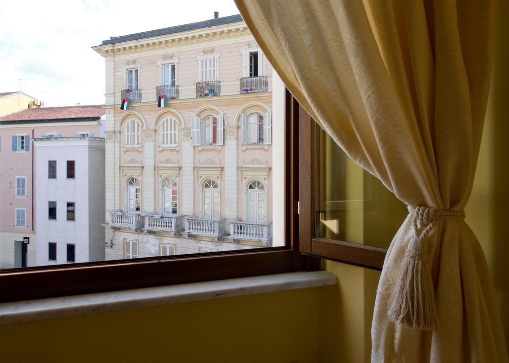Piazza Azuni 18 Guest House Sassari Bilik gambar